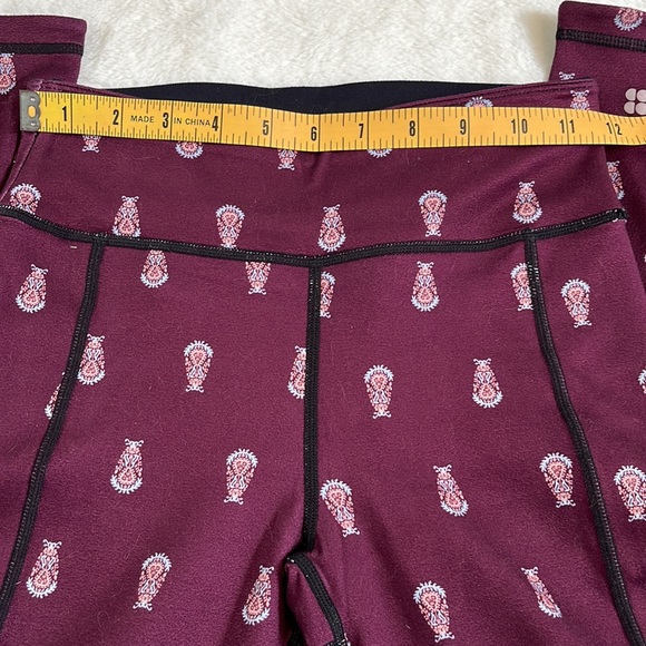 Sweaty Betty Ditsy Paisley 7/8 Reversible Leggings XS - Picture 4 of 9
